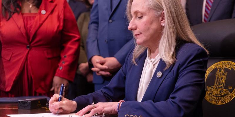 Gov. Spanberger Signs Popular Vote Compact